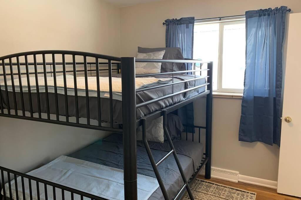 3 King Beds + Bunk Beds On Broadway Villa Littleton Exterior photo