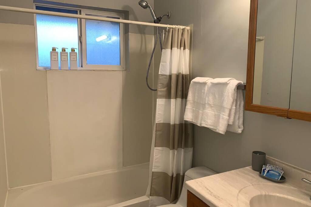 3 King Beds + Bunk Beds On Broadway Villa Littleton Exterior photo